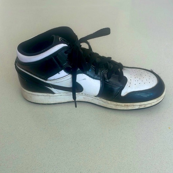 Nike Air Jordan’s 7Y - Picture 4 of 11